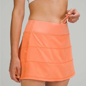 Lulu lemon skirt, size 4 long, color best seen in picture 1